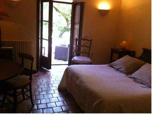 Imagen de la habitación del Hotel Le Hameau De Barboron. Foto 8