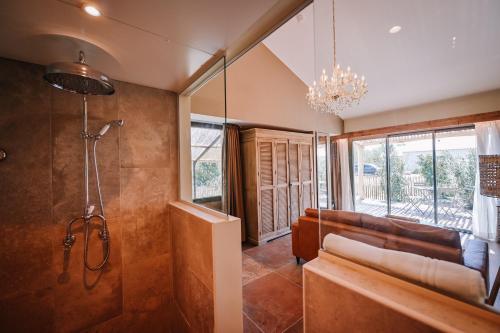 Imagen general del Hotel Le Hameau Des Pesquiers Ecolodge, Curio Collection By Hilton. Foto 2
