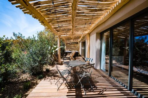 Imagen general del Hotel Le Hameau Des Pesquiers Ecolodge, Curio Collection By Hilton. Foto 8