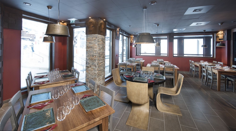 Imagen del bar/restaurante del Hotel Le Hameau Du Kashmir, Val Thorens. Foto 3