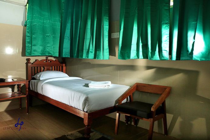 Imagen de la habitación del Hotel Le Holiday Inn. Foto 7