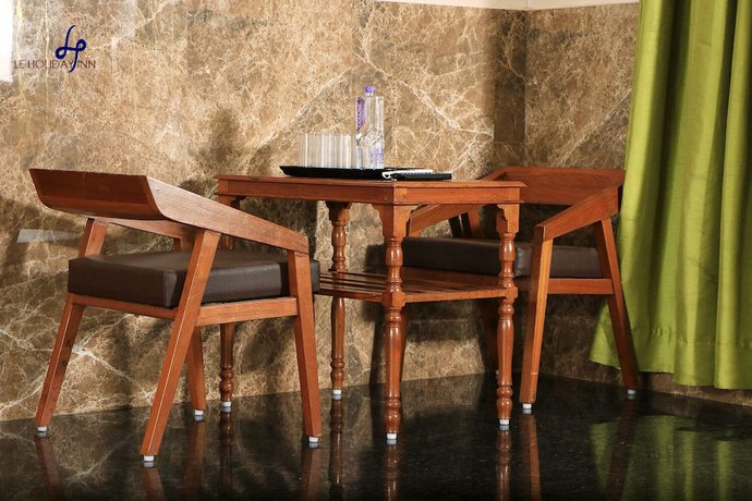 Imagen de la habitación del Hotel Le Holiday Inn. Foto 8