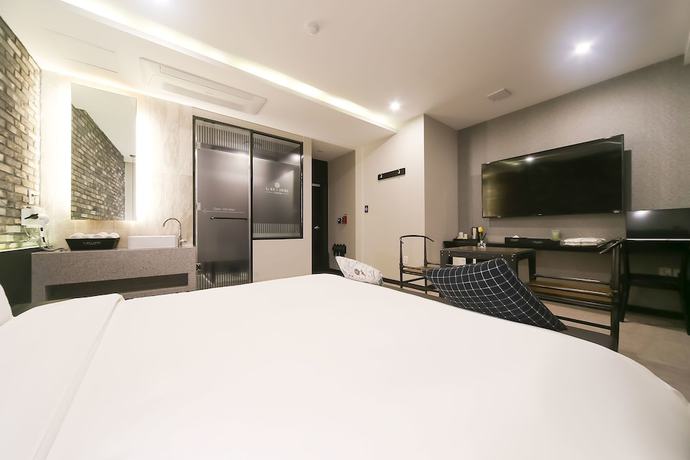 Imagen de la habitación del Hotel Le Idea. Foto 3