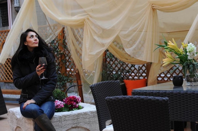 Imagen del bar/restaurante del Hotel Le Isole. Foto 2