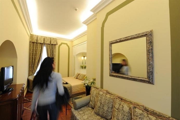 Imagen de los interiores del Hotel Le Isole. Foto 11