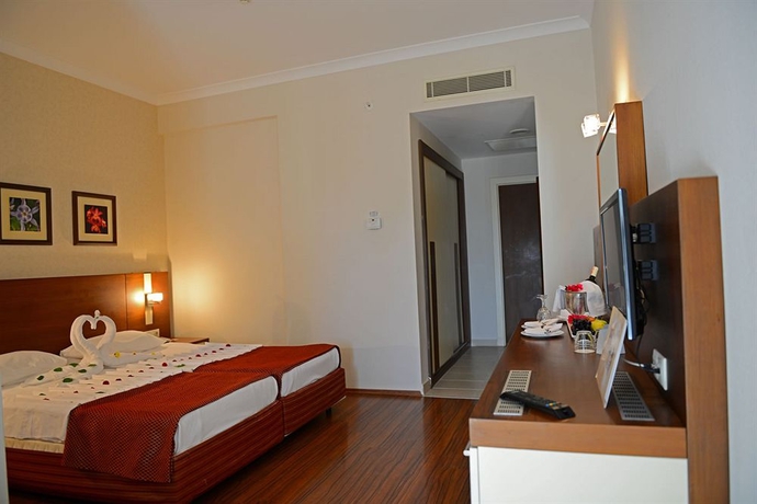 Imagen de la habitación del Hotel Le Jardin Resort Holiday Village. Foto 10