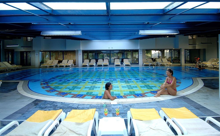 Imagen de la piscina del Hotel Le Jardin Resort Holiday Village. Foto 14