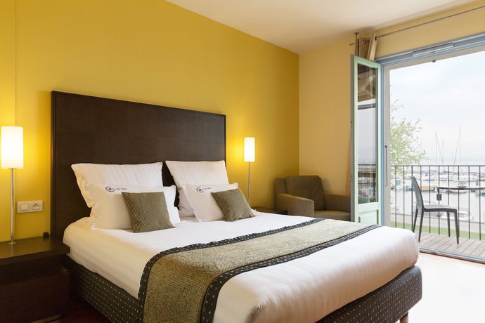 Imagen del bar/restaurante del Hotel Le Jules Verne. Foto 2