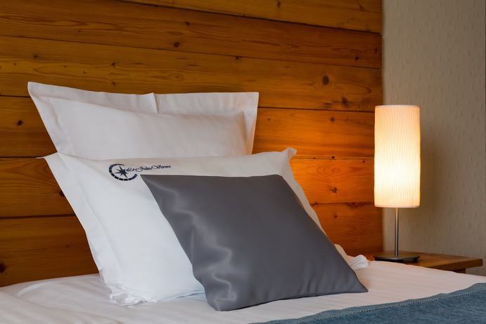 Imagen de la habitación del Hotel Le Jules Verne. Foto 13