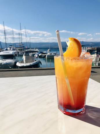 Imagen del bar/restaurante del Hotel Le Jules Verne. Foto 8