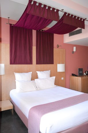 Imagen de la habitación del Hotel Le Jules Verne. Foto 15