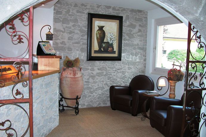 Imagen de la habitación del Hotel Le Jura. Foto 4