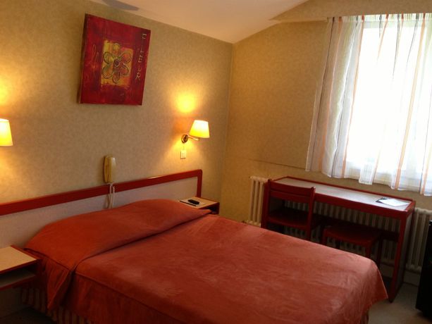 Imagen de la habitación del Hotel Le Jura. Foto 7