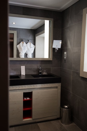 Imagen de la habitación del Hotel Le K2 Djola. Foto 3