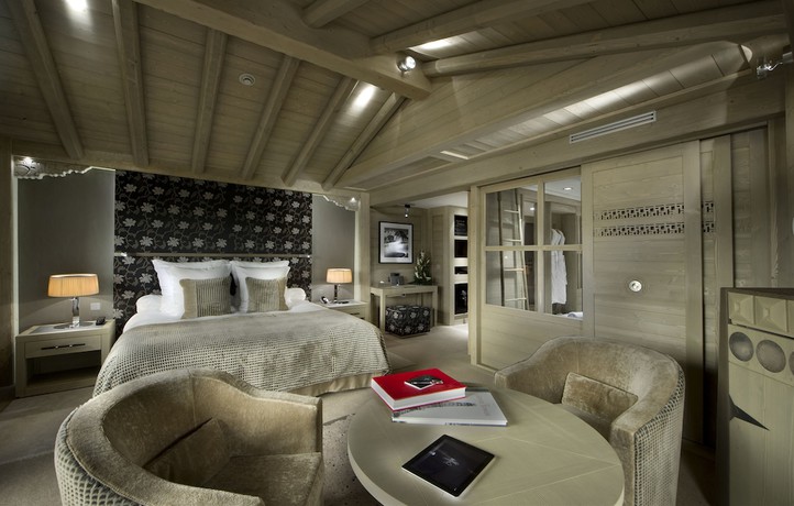Imagen de la habitación del Hotel Le K2 Palace. Foto 17