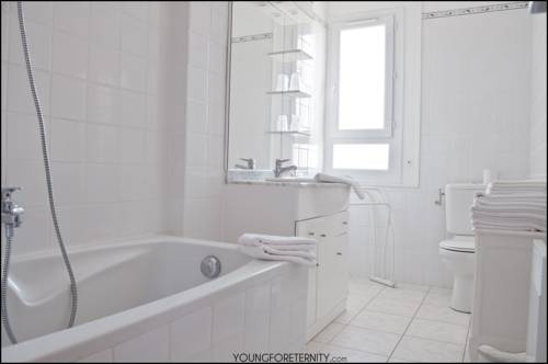 Imagen de la habitación del Hotel Le Kallist&eacute;. Foto 15