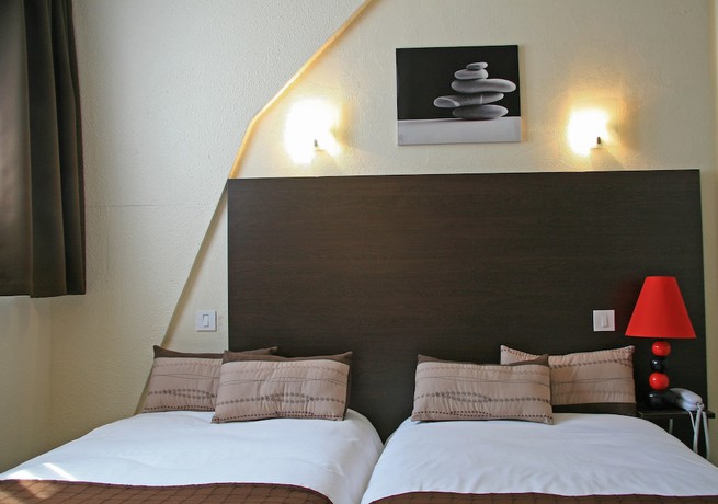 Imagen de la habitación del Hotel Le Keroman. Foto 3