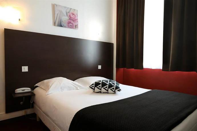 Imagen de la habitación del Hotel Le Keroman. Foto 6