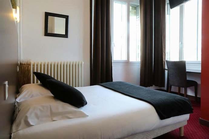 Imagen de la habitación del Hotel Le Keroman. Foto 15