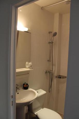 Imagen de la habitación del Hotel Le Kleber, MONTREUIL-BAGNOLET. Foto 5