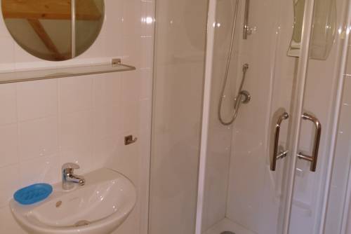 Imagen de la habitación del Hotel Le Lac Bleu. Foto 9