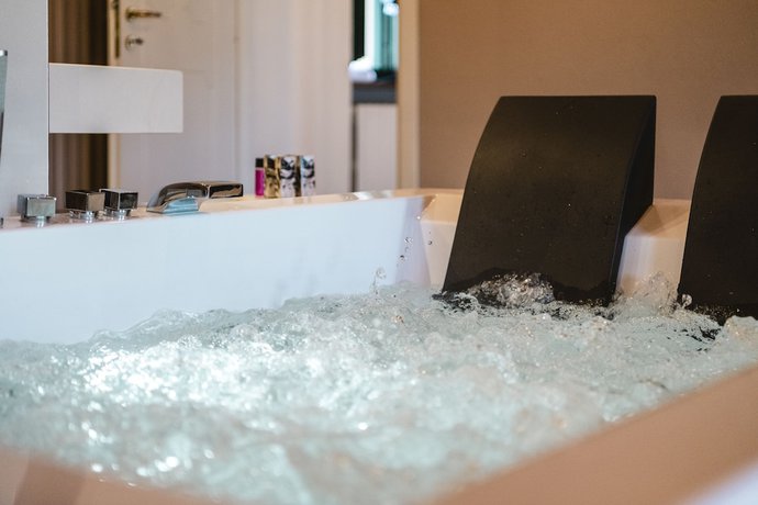 Imagen de la habitación del Hotel Le Lanterne. Foto 9