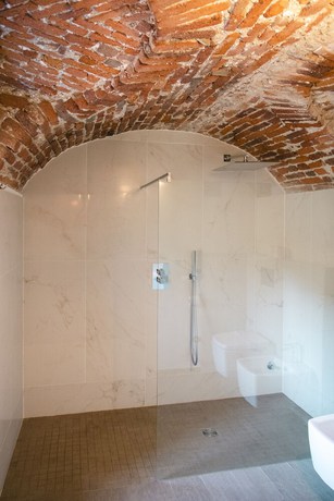 Imagen de la habitación del Hotel Le Lanterne. Foto 17