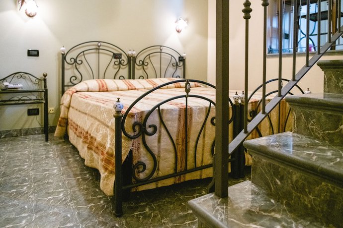 Imagen de la habitación del Hotel Le Lanterne. Foto 18