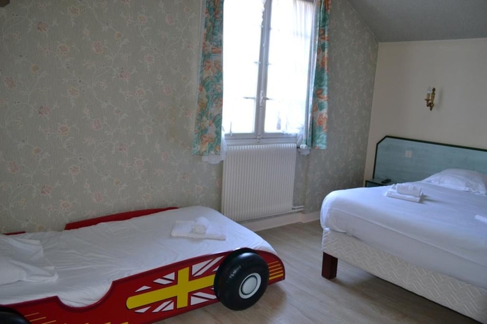 Imagen de la habitación del Hotel Le Lanthenay. Foto 4