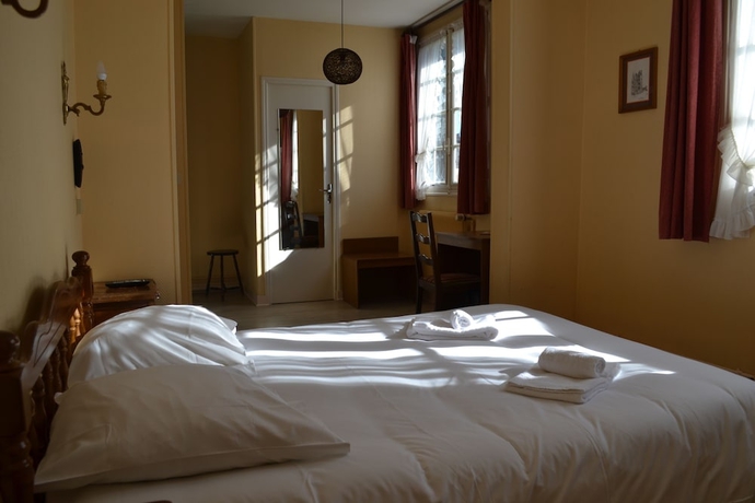 Imagen de la habitación del Hotel Le Lanthenay. Foto 6
