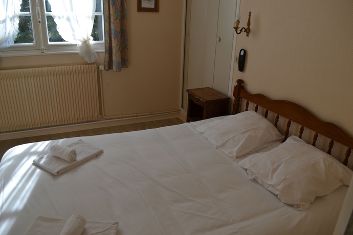 Imagen de la habitación del Hotel Le Lanthenay. Foto 9