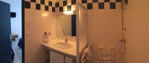 Imagen de la habitación del Hotel Le Laury's. Foto 8