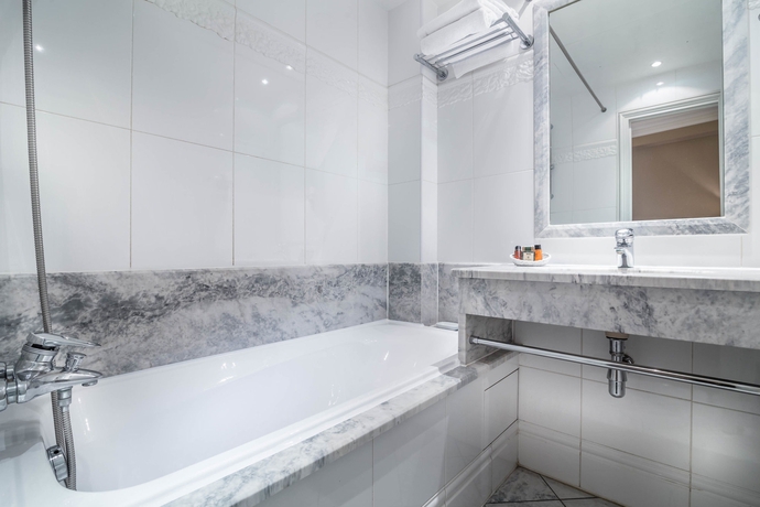 Imagen de la habitación del Hotel Le Lavoisier. Foto 5