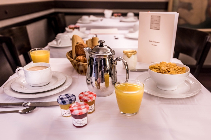 Imagen del bar/restaurante del Hotel Le Lavoisier. Foto 3