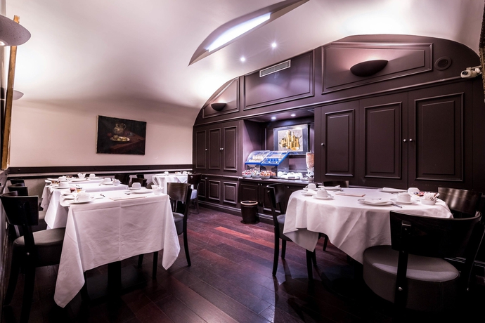 Imagen del bar/restaurante del Hotel Le Lavoisier. Foto 4