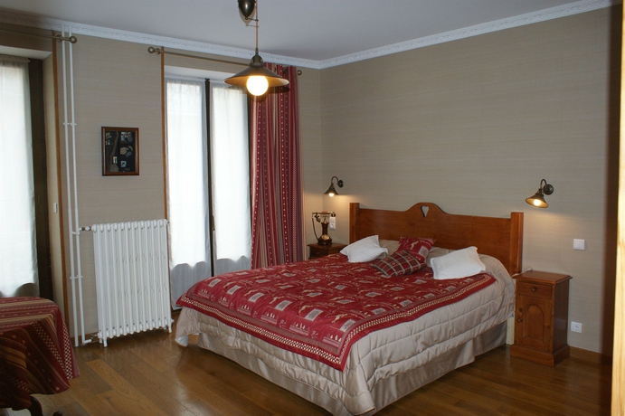 Imagen de la habitación del Hotel Le Lion D'or, Cauterets. Foto 2