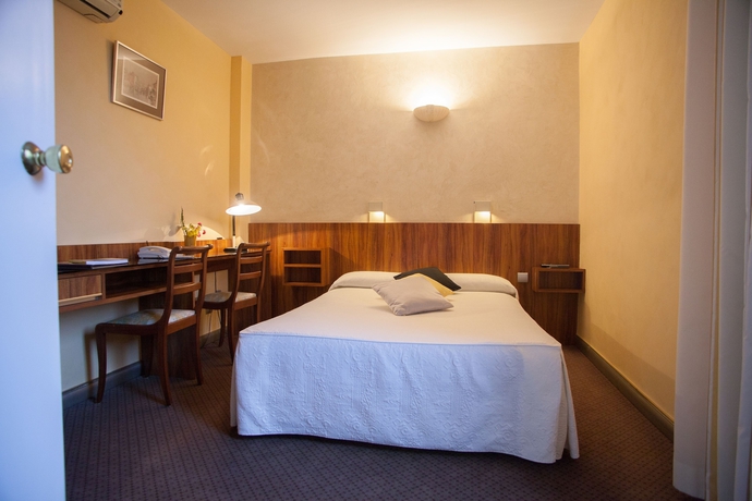 Imagen de la habitación del Hotel Le Lion D'or, Gramat. Foto 6