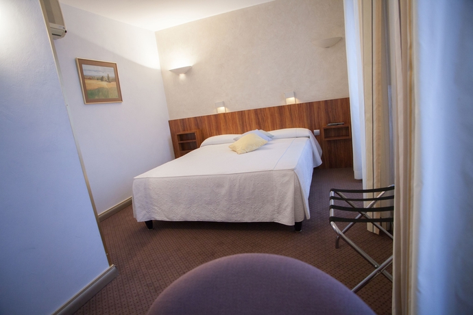 Imagen de la habitación del Hotel Le Lion D'or, Gramat. Foto 16