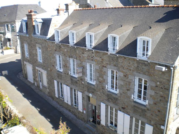 Imagen general del Hotel Le Lion D'or, Lamballe. Foto 1