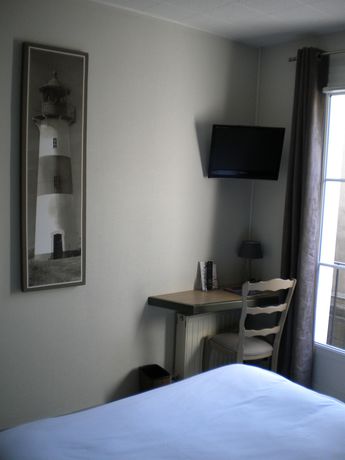 Imagen de la habitación del Hotel Le Lion D'or, Lamballe. Foto 6