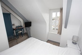 Imagen de la habitación del Hotel Le Lion D'or, Lamballe. Foto 8