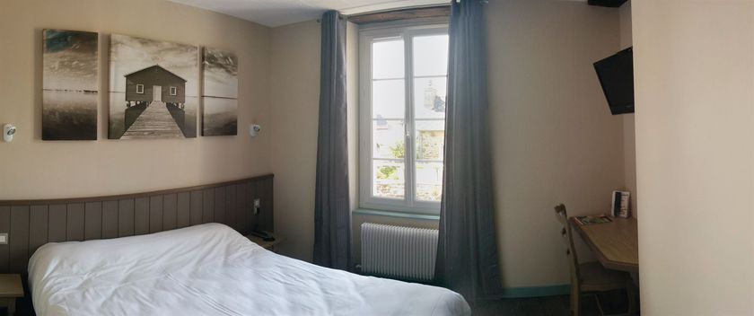 Imagen de la habitación del Hotel Le Lion D'or, Lamballe. Foto 12