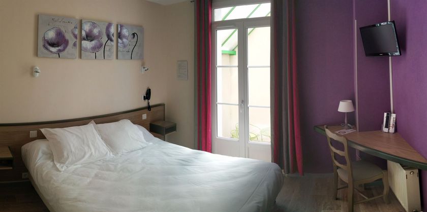 Imagen de la habitación del Hotel Le Lion D'or, Lamballe. Foto 13