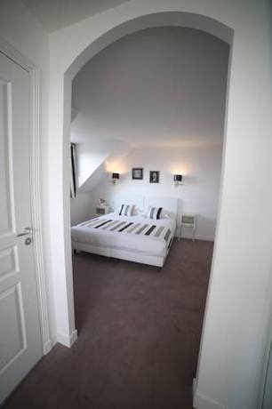 Imagen de la habitación del Hotel Le Lion D'or, Saint-Hilaire-du-Harcou&euml;t. Foto 7