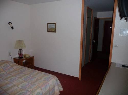 Imagen de la habitación del Hotel Le Logis Des Cordeliers. Foto 3