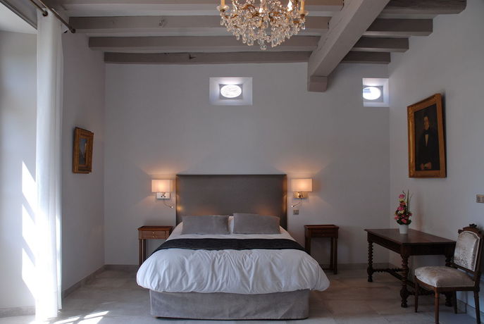 Imagen de la habitación del Hotel Le Logis Du P&eacute;r&eacute;, The Originals Collection (relais Du Silence). Foto 4