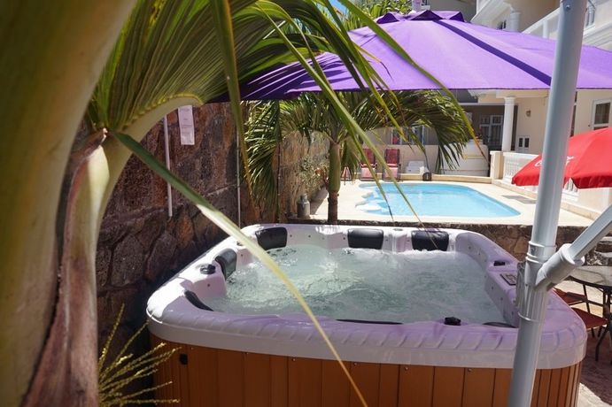 Imagen de los exteriores del Hotel Le Lotus. Foto 7