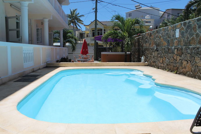 Imagen de la piscina del Hotel Le Lotus. Foto 9