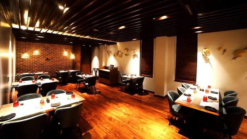 Imagen del bar/restaurante del Hotel Le Lotus Grand Varanasi. Foto 10