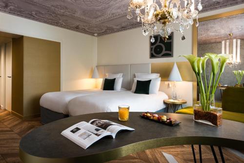 Imagen de la habitación del Hotel Le Louis Hotel Versailles Ch&acirc;teau - MGallery Collection. Foto 10